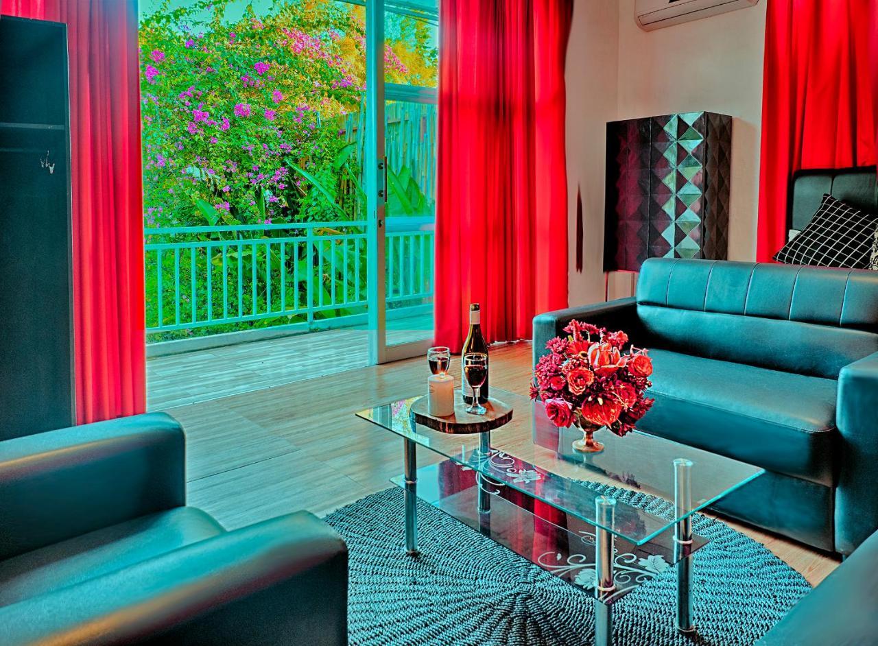 Villa La Favela Club In Seminyak (Bali)