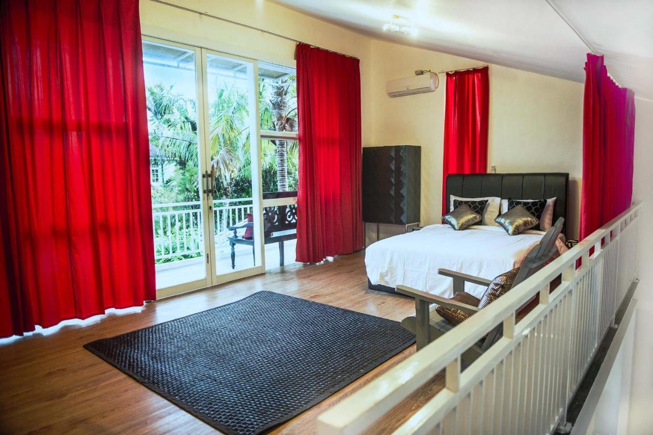 Villa La Favela Club In Seminyak (Bali)